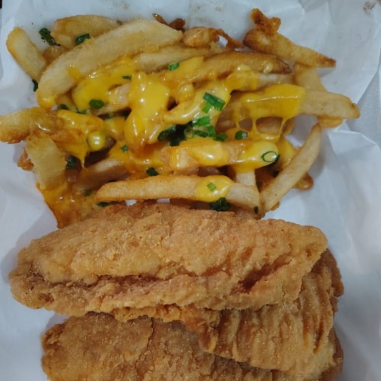 Delicious Fries: A Must-Try Side at Our Cafe