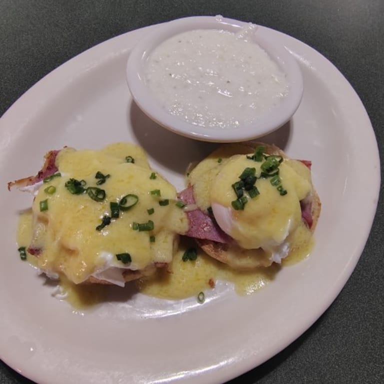 Egg Benedict Delights: A Brunch Favorite